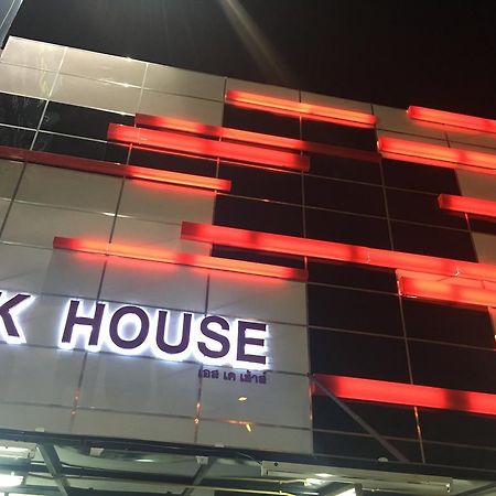Hotel S.K.Airport Chiang Mai Exterior foto